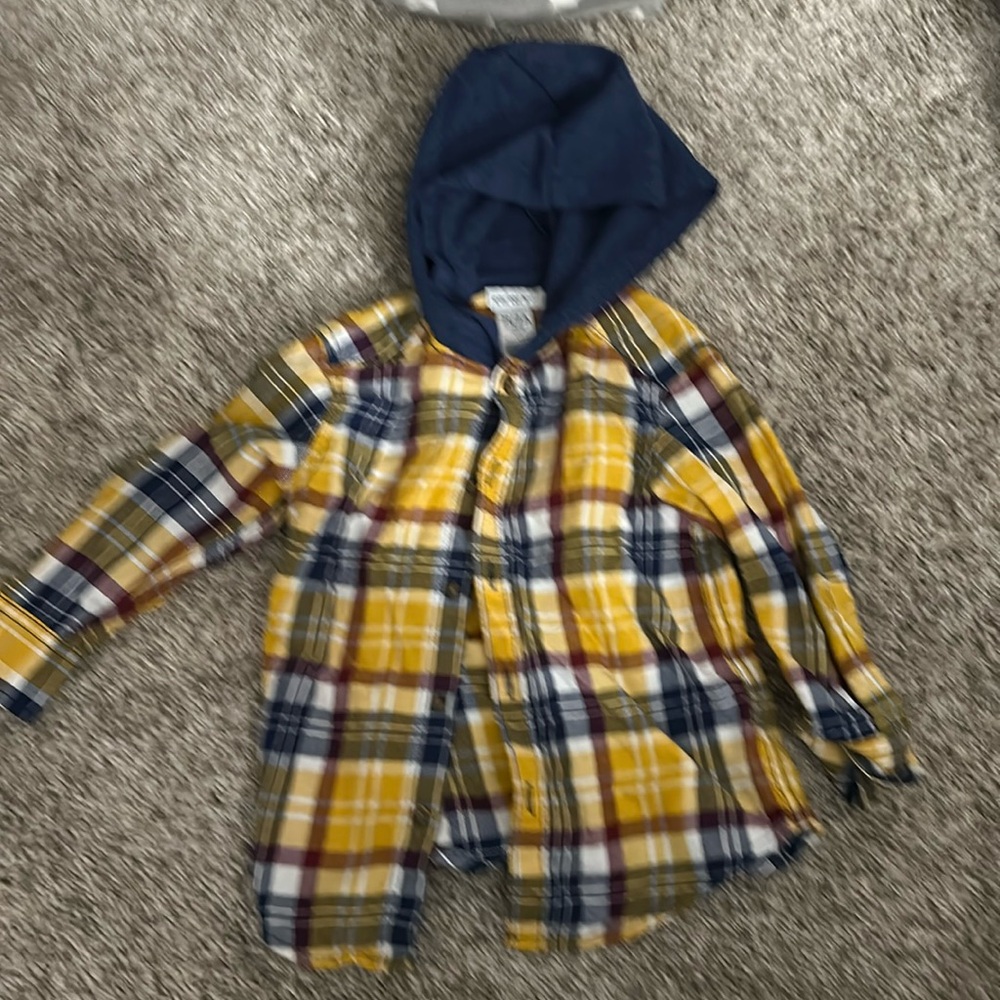 Carters 2t shirt